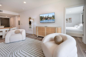 Modern 2 Bedroom Apartment with Balcony Free parking